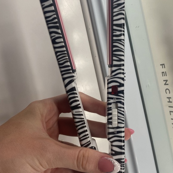 BRAND NEW NEVER USED hair straightener, - Picture 5 of 5